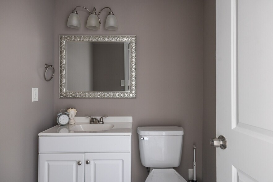 Building Photo - 4226 Broadview Rd