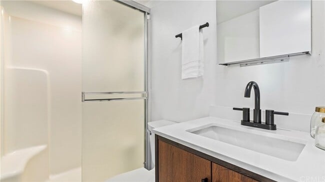 Building Photo - Fabulous Home off of Grand Avenue area ava...