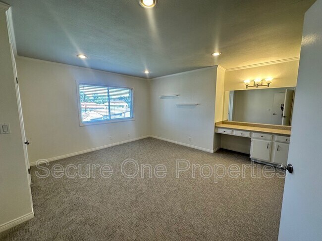 Building Photo - 248 Green Heath Pl