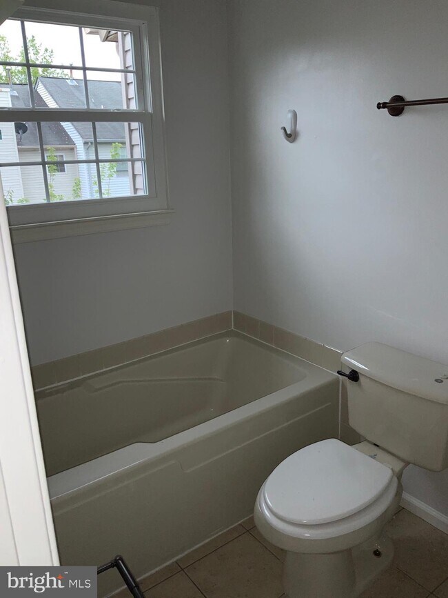 Building Photo - 500 Falkirk Ct