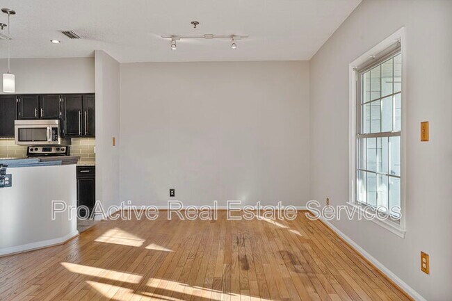 Building Photo - 300 Yarmouth St