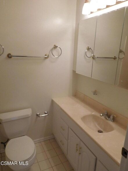 Building Photo - 1394 Sycamore Dr