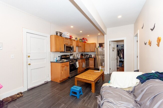 Building Photo - Gorgeous new four bedroom, Stainless steel kitchen, granite counter tops.