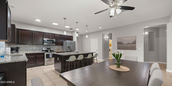 Building Photo - 9309 W Orange Dr