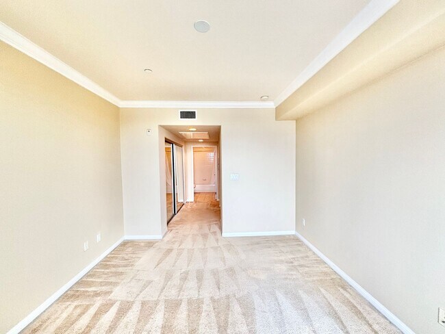 Building Photo - Whitesails at Westport at Mandalay Bay | 2...