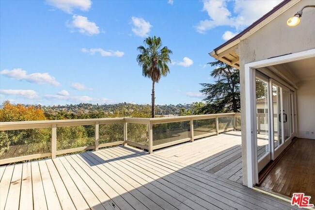 Building Photo - 2258 Moreno Dr