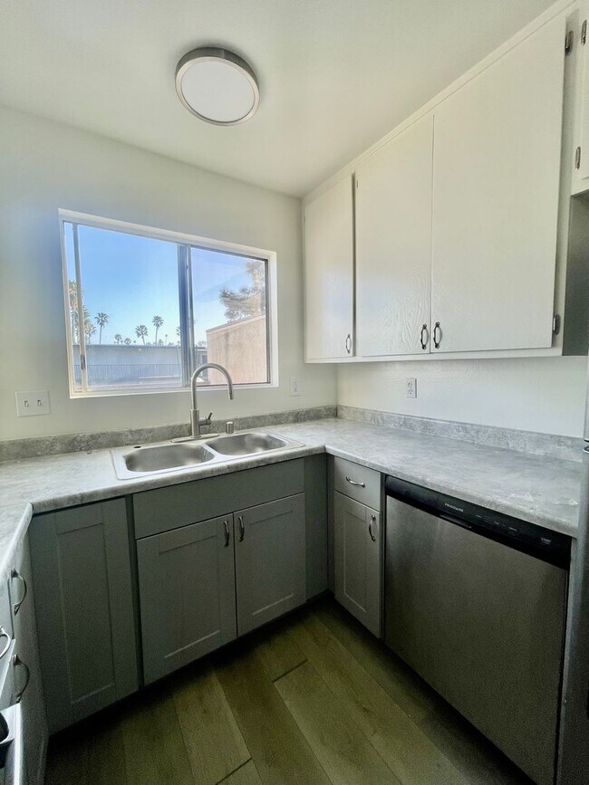 Building Photo - 2175 Pierpont Blvd