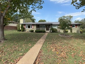 Building Photo - 1931 Valley Park Dr