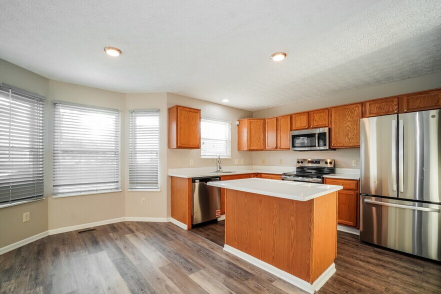 Building Photo - 3174 Gallant Dr