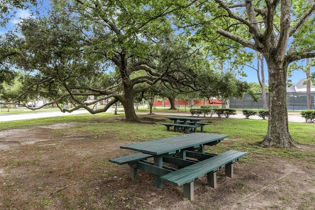 Building Photo - 8518 Rebawood Dr