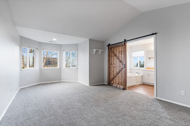 Building Photo - 2851 Cleveland Ave NW