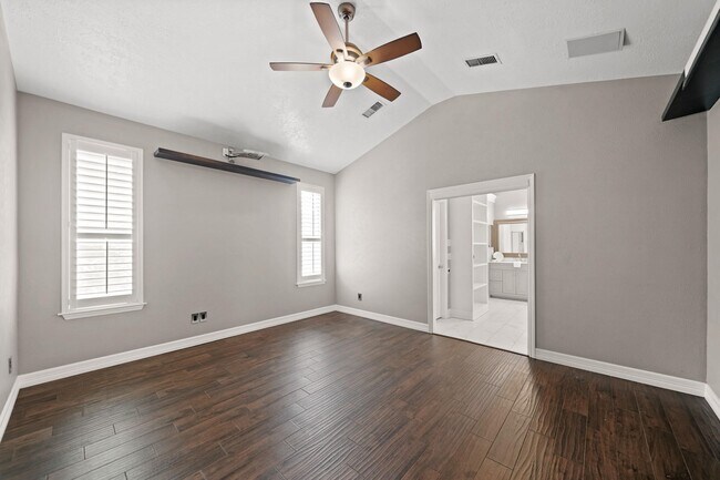 Building Photo - 1207 Wildewood Ct