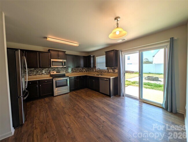 Building Photo - 2525 Mcintosh St