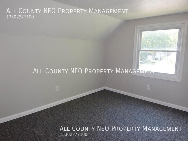 Building Photo - 2290 Suncrest Dr