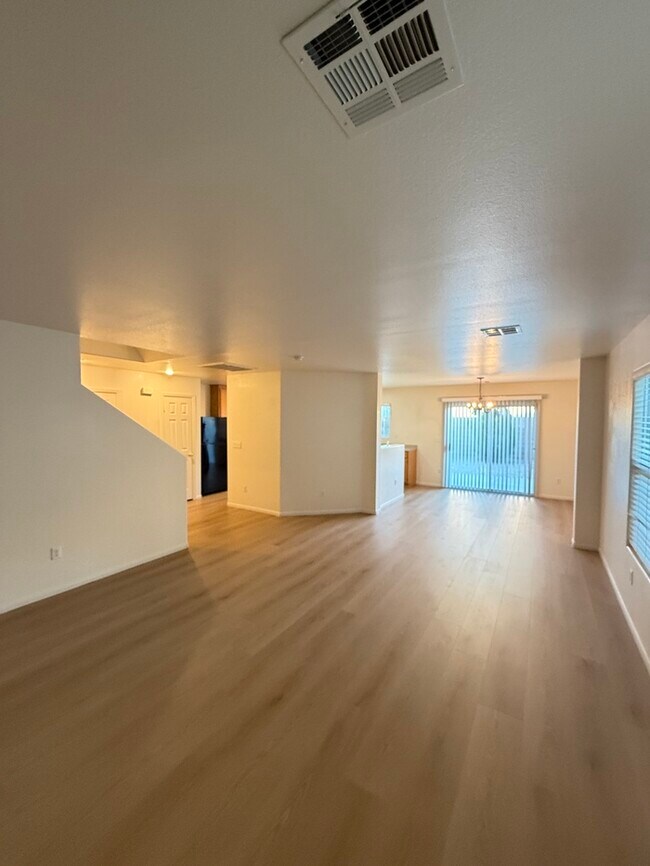 Building Photo - First Show: The first open showing is on 12/17 at 4PM. Please be prompt. We will be processing an...