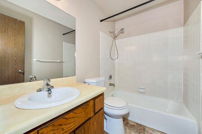Building Photo - 6702 Dublin Loop W