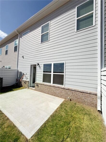 Building Photo - 1011 Stiles Rd SW