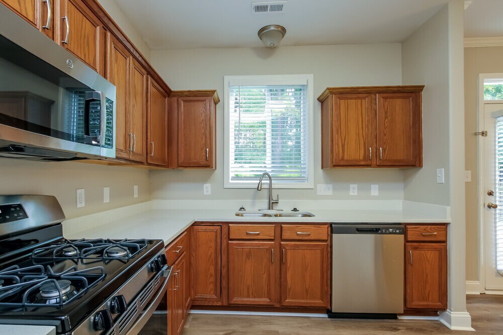 Building Photo - 1525 Bucklebury Ct