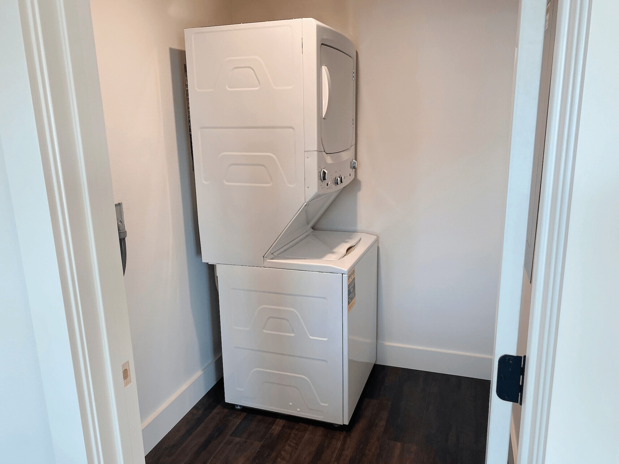 Building Photo - 906 S Main St