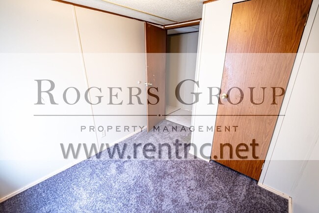 Building Photo - 112 Enchanted Dr