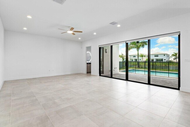 Building Photo - 8311 Essex Country Clb Dr