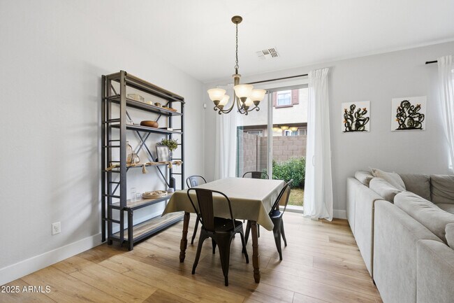 Building Photo - 1255 S Rialto