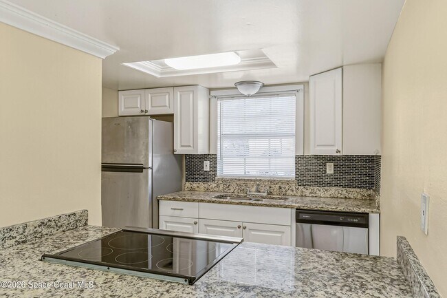 Building Photo - 125 Bristol Ln