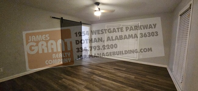 Building Photo - 211 Plantation Rd