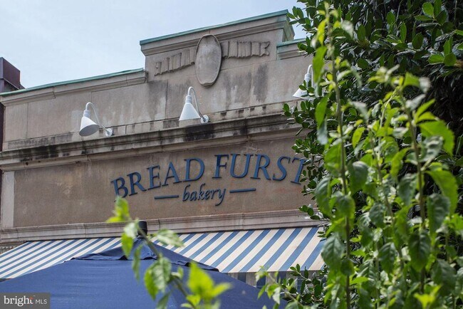 Building Photo - 3808 Veazey St NW