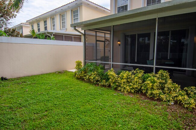 Building Photo - 504 Capistrano Dr