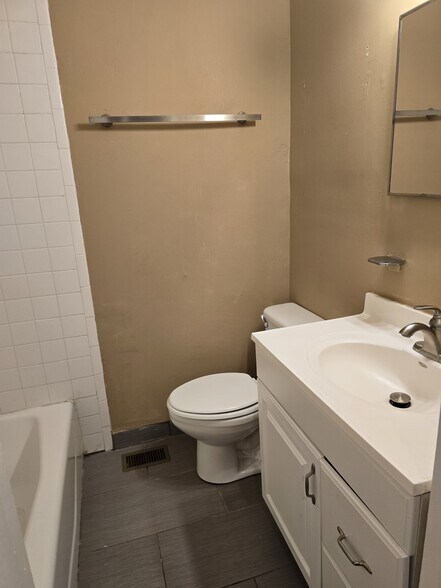 Building Photo - 744 California St