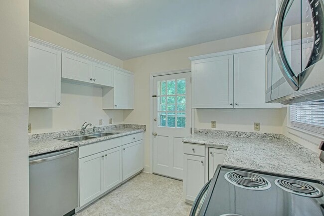 Building Photo - 37 Lyttleton Ave