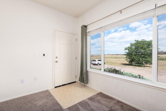 Building Photo - 905 S Zeno Way