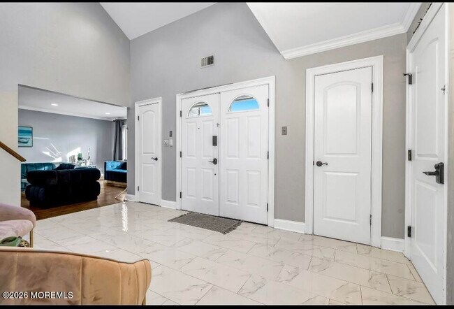 Building Photo - 28 Musket Ln