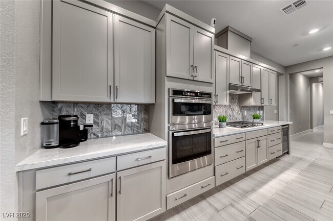 Building Photo - 375 Portus Delphini Ct