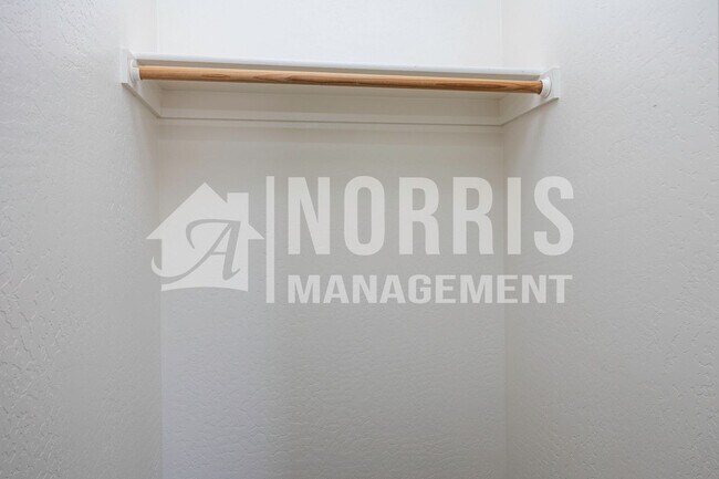 Building Photo - 9874 W Leander Dr