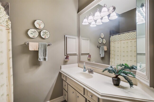 Building Photo - 2603 Little Lake Ct