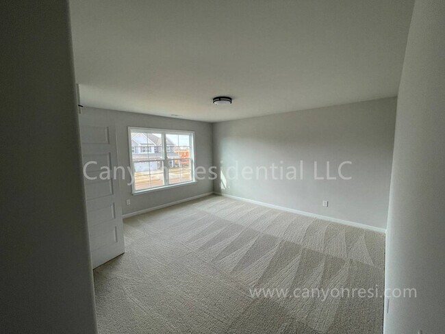 Building Photo - 114 Wilcot Rd