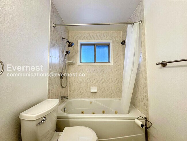 Building Photo - 6638 S Logan St