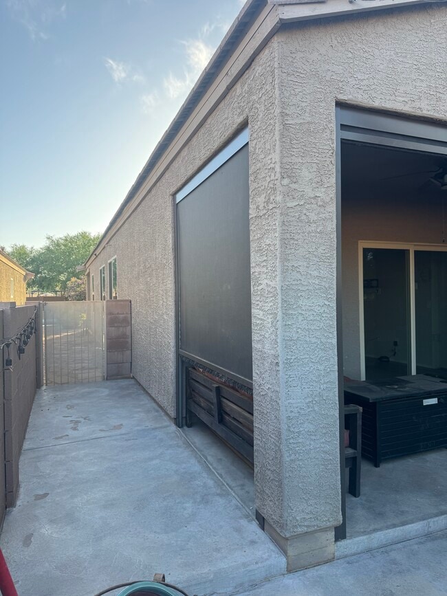 Building Photo - 955 E Prairie Field Ln