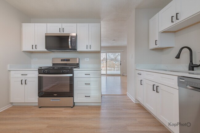 Building Photo - 8170 Northway Dr