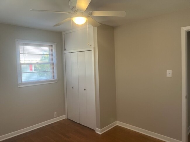 Building Photo - Recently Renovated Single Family