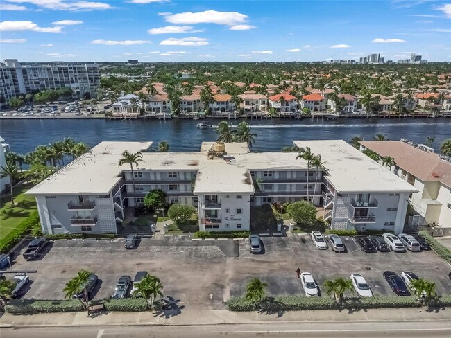 Building Photo - 2600 S Ocean Dr