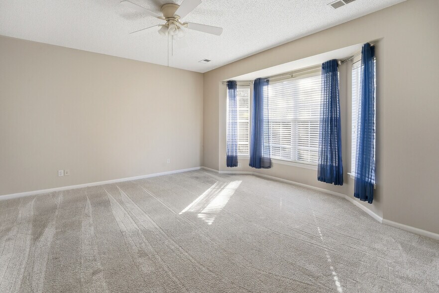 Building Photo - 149 Landing Ln
