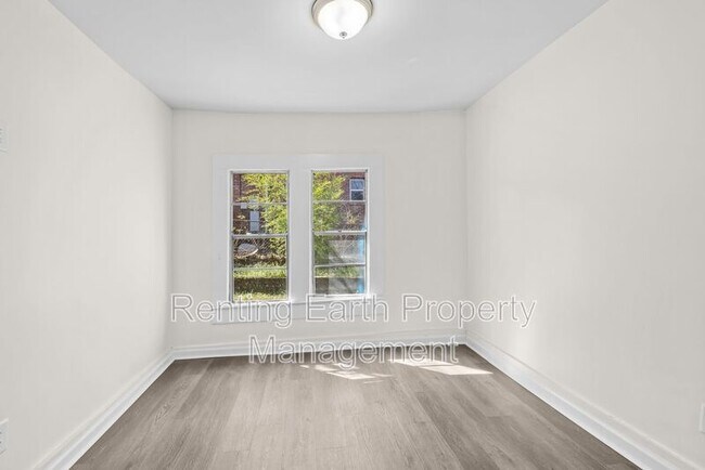 Building Photo - 1209 19th Pl SW