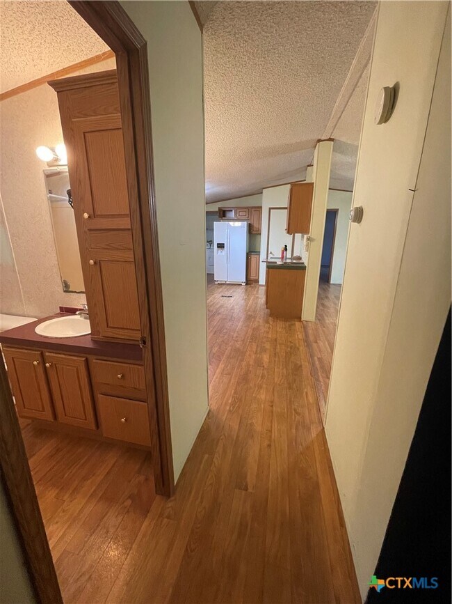 Building Photo - 136 Sonnyland Dr