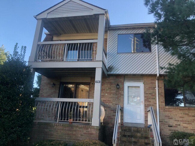 Building Photo - 1714 Edison Glen Terrace