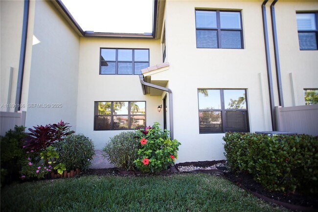 Building Photo - 8293 Cadre Noir Rd