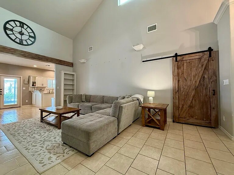 Building Photo - 15637 Palmira Ave