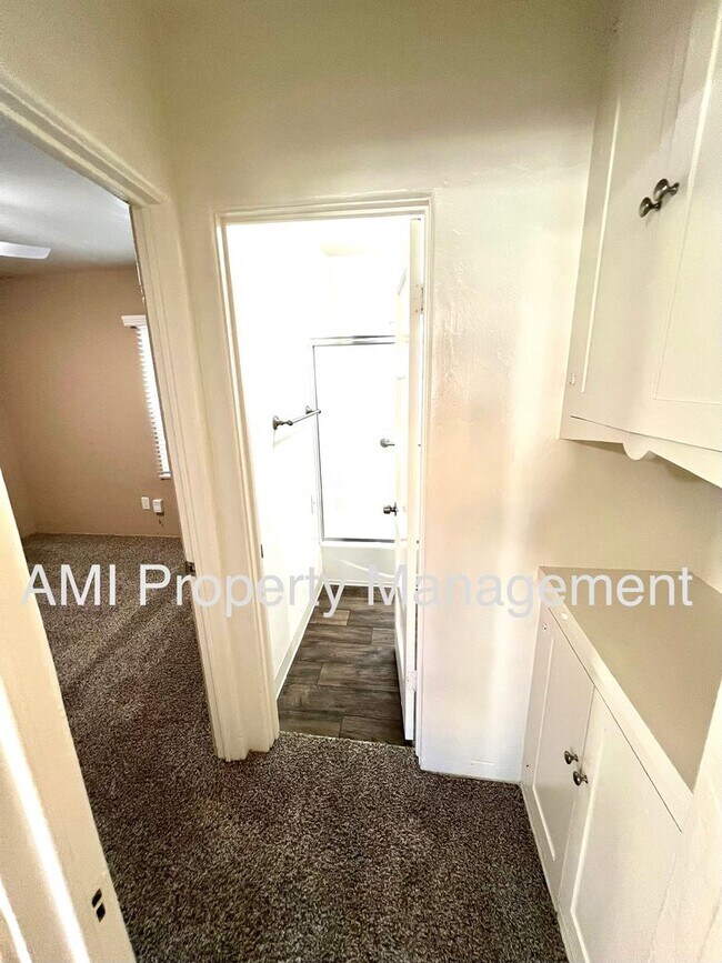 Building Photo - $750 Off 1st Month's Rent!!